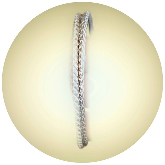 BOGO 𝒞𝑜𝓈𝓉𝓊𝓂𝑒 𝒥𝑒𝓌𝑒𝓁𝓇𝓎 𝒮𝒾𝓁𝓋𝑒𝓇 𝐻𝑜𝑜𝓅𝓈 - Picture 2 of 4